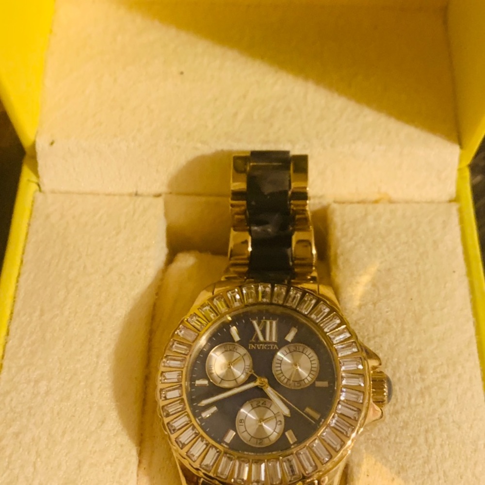 Invicta Ángel Women’s Watch